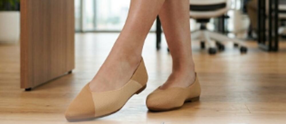 Vivaia Valencia Pointed Toe Ballet Flats sz 39 EU / 8 US NEW
